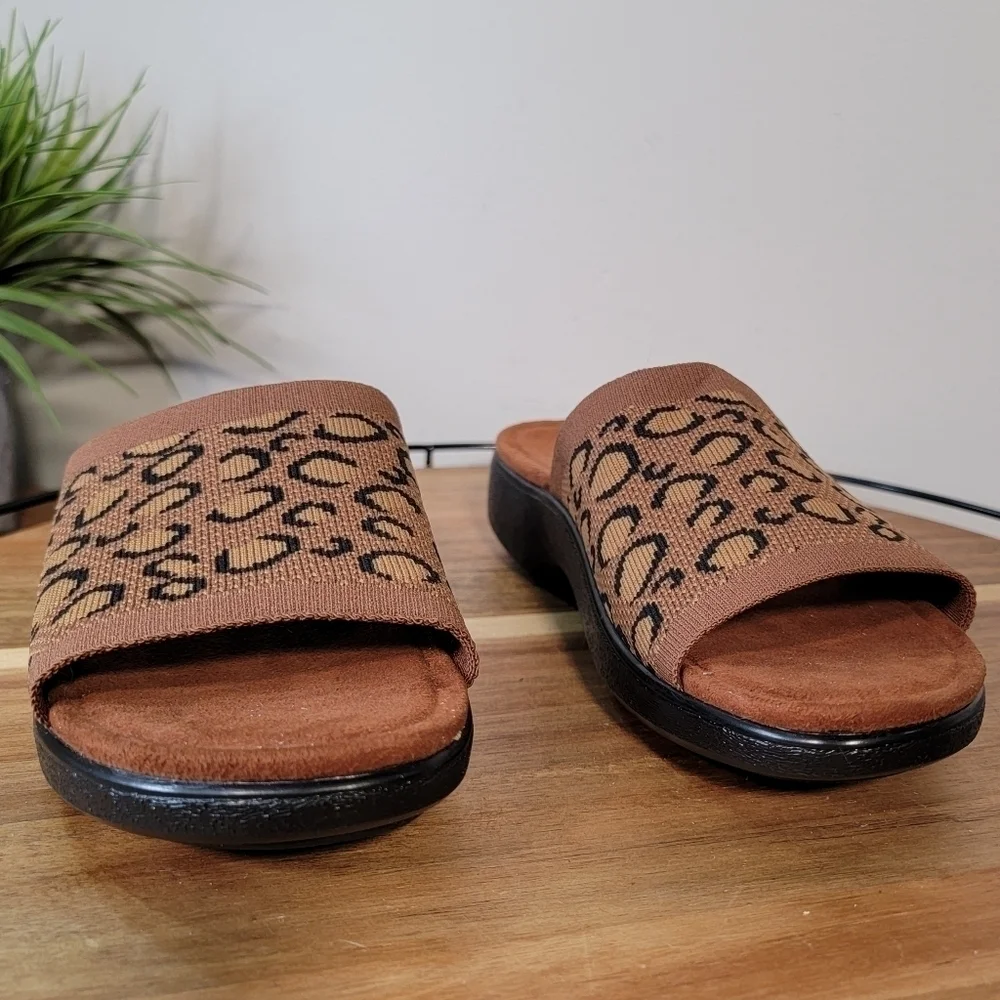 Traq by Alegria Leopard Knit Slide Sandals Comfy Size 36